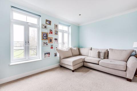 23 Kingswood Drive, Sutton, SM2 5NB