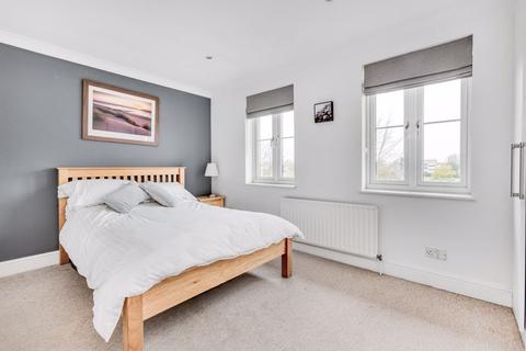 23 Kingswood Drive, Sutton, SM2 5NB