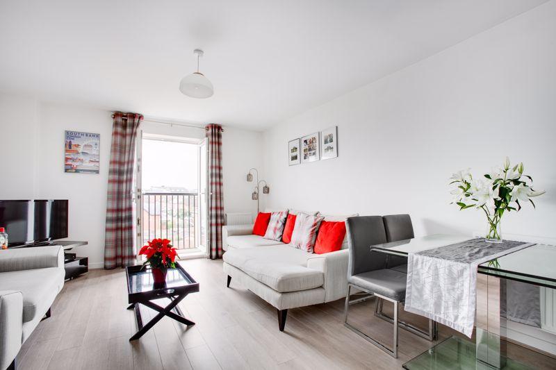 Scott House, Winter Close, Epsom 2 bed flat £330,000