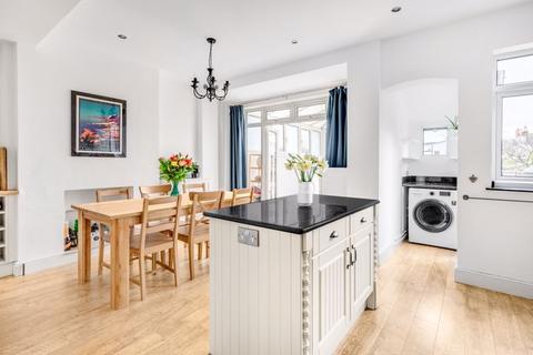 83 Caldbeck Avenue, Worcester Park, KT4 8BH