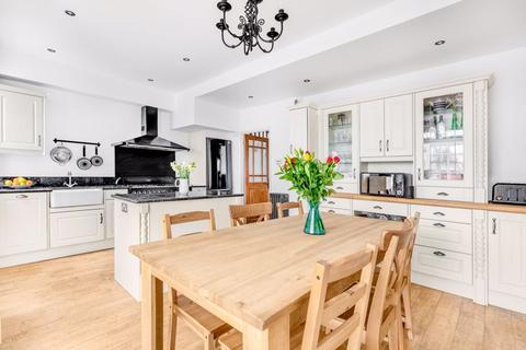83 Caldbeck Avenue, Worcester Park, KT4 8BH