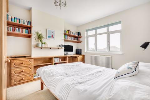 83 Caldbeck Avenue, Worcester Park, KT4 8BH