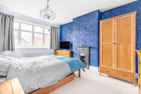 83 Caldbeck Avenue, Worcester Park, KT4 8BH