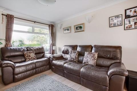 77 Levett Road, Leatherhead, KT22 7EQ