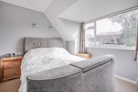 77 Levett Road, Leatherhead, KT22 7EQ