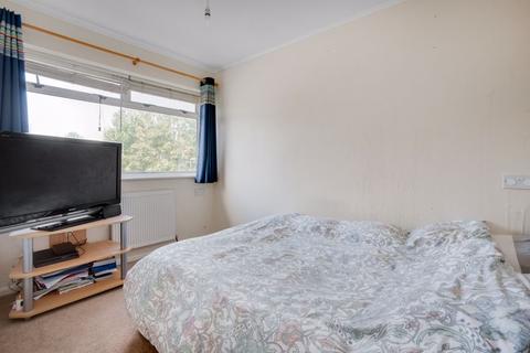 77 Levett Road, Leatherhead, KT22 7EQ