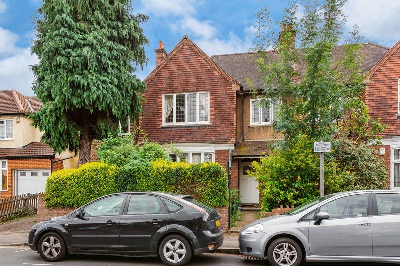 Lingfield Avenue, Kingston Upon Thames 1 bed apartment £280,000