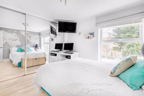 62 Willmore End, London, SW19 3DF