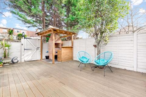 62 Willmore End, London, SW19 3DF