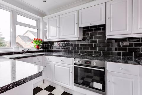 89 May Close, Chessington, KT9 2AP