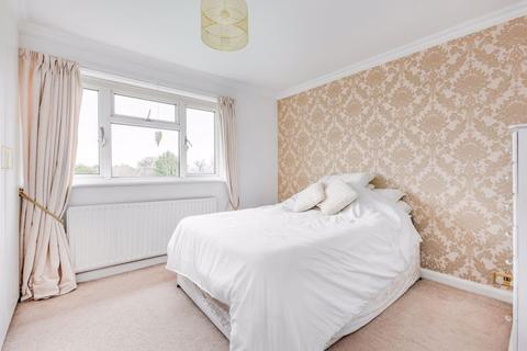 89 May Close, Chessington, KT9 2AP