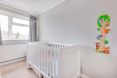 89 May Close, Chessington, KT9 2AP