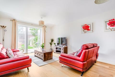 70 Cuddington Avenue, Worcester Park, KT4 7DB