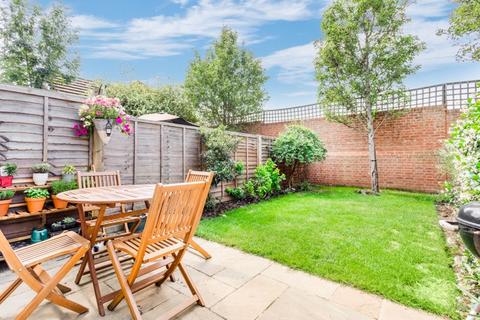 70 Cuddington Avenue, Worcester Park, KT4 7DB