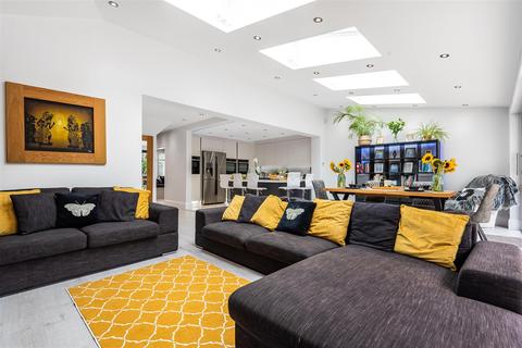 2 Curtis Road, Epsom, KT19 0LG