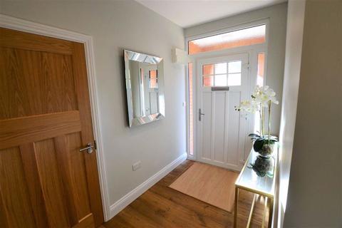 20b Chalgrove Way, Emmer Green, Reading, RG4 8SJ
