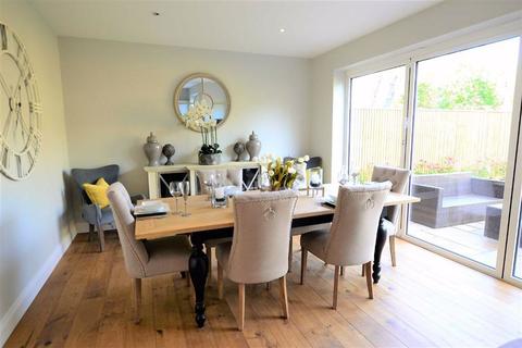 20b Chalgrove Way, Emmer Green, Reading, RG4 8SJ