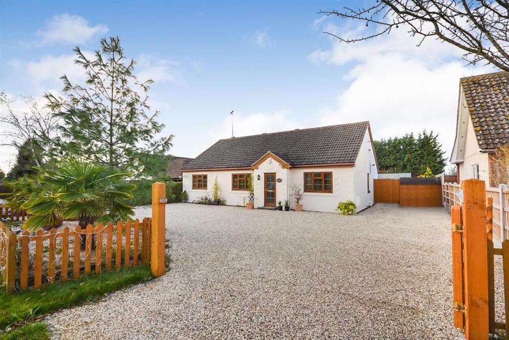Southend Road, Howe Green 4 bed detached bungalow £700,000