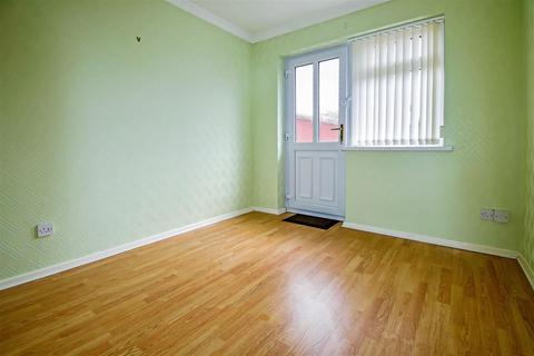 16 Chevy Chase, Bilton, Hull, HU11 4DL