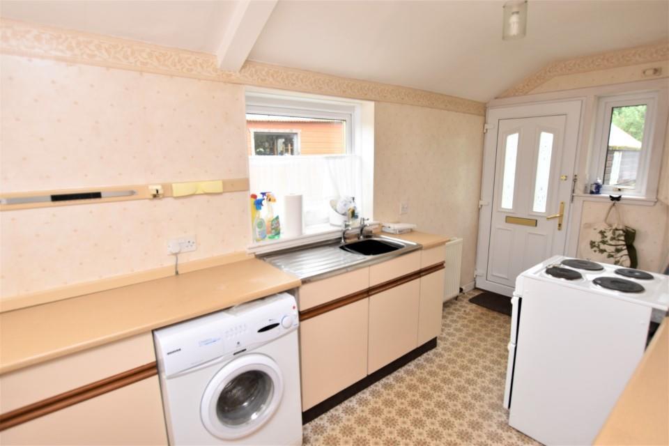 Kitchen (2) (Custom).JPG