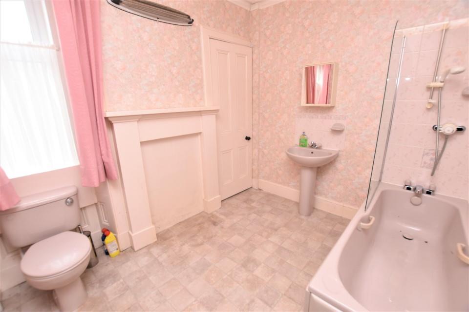 Bathroom (Custom).JPG