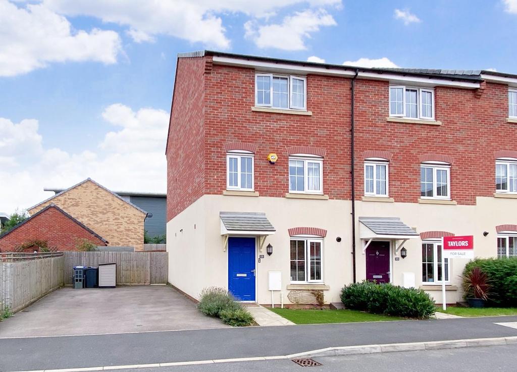 Damselfly Road Pineham Village 4 Bed Terraced House £299 750