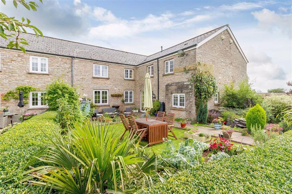 Home Farm Court, Shirenewton, Near Chepstow, Monmouthshire 3 bed