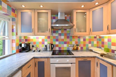 65 Friars Mead, London, E14 3JY