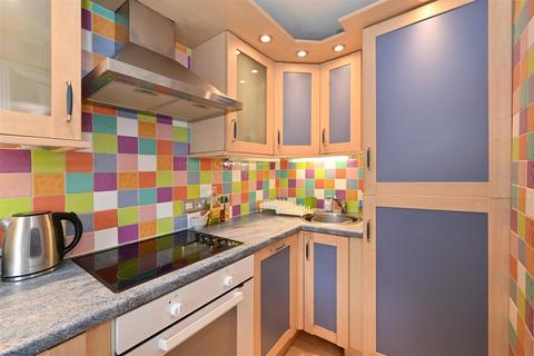 65 Friars Mead, London, E14 3JY