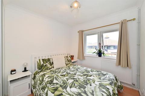 65 Friars Mead, London, E14 3JY