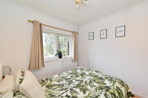 65 Friars Mead, London, E14 3JY