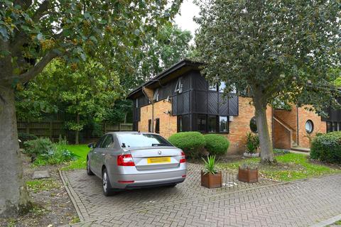 65 Friars Mead, London, E14 3JY