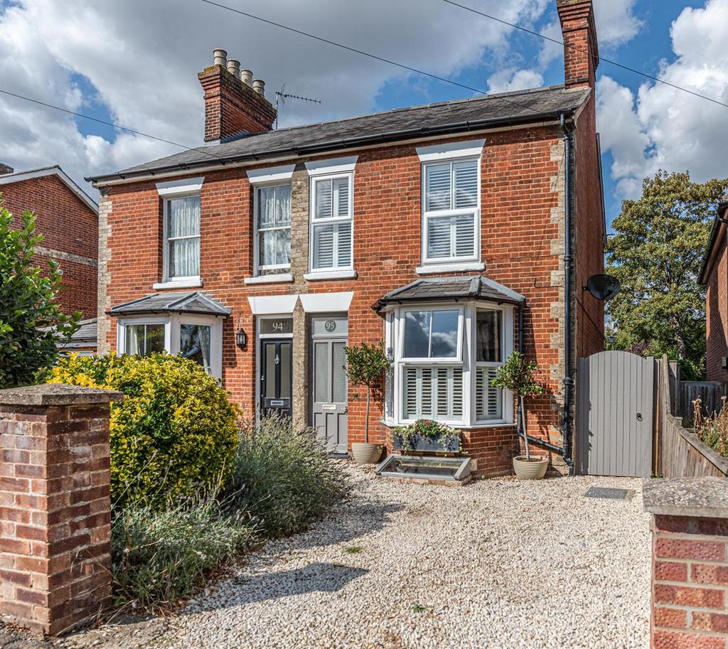 Queens Road, Bury St. Edmunds 4 bed semi-detached house - £495,000