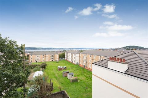 3/l, 30 Clepington Road, Dundee, DD3 7NX