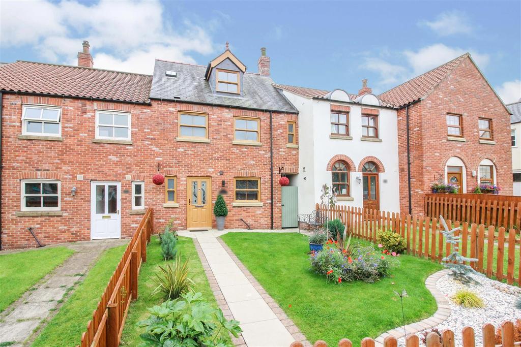 Cobble Field, Langtoft, Driffield 4 bed terraced house £250,000