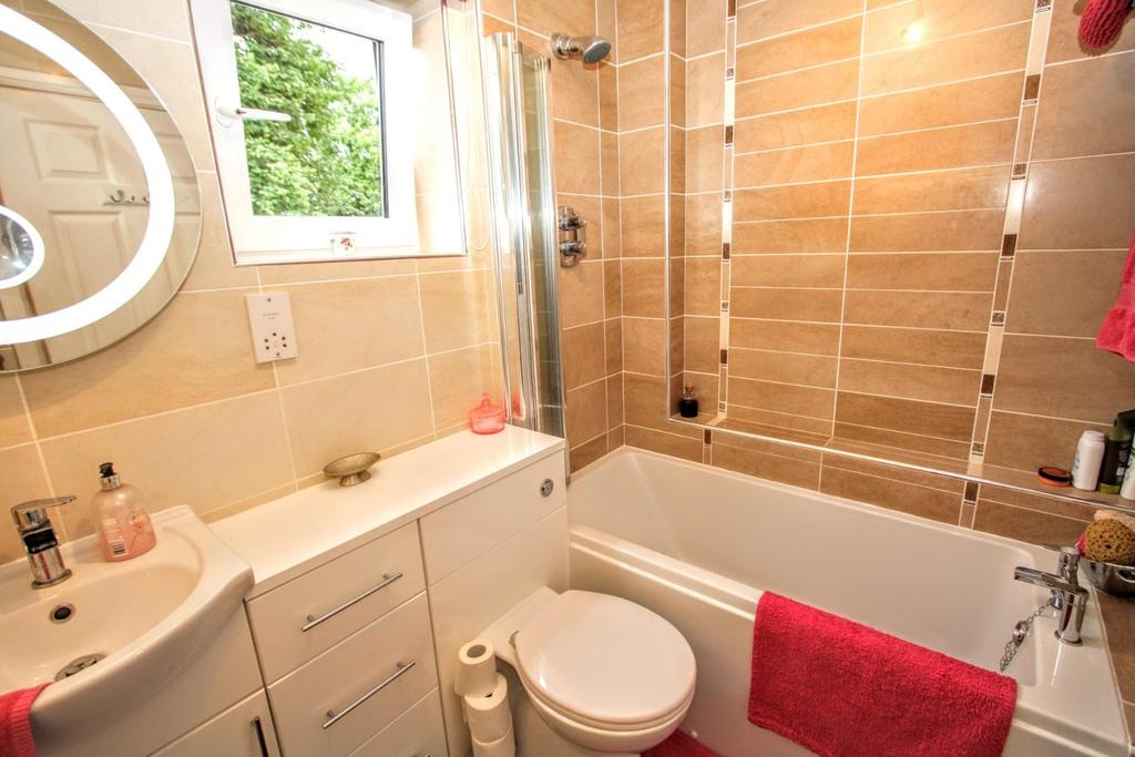 En suite bathroom
