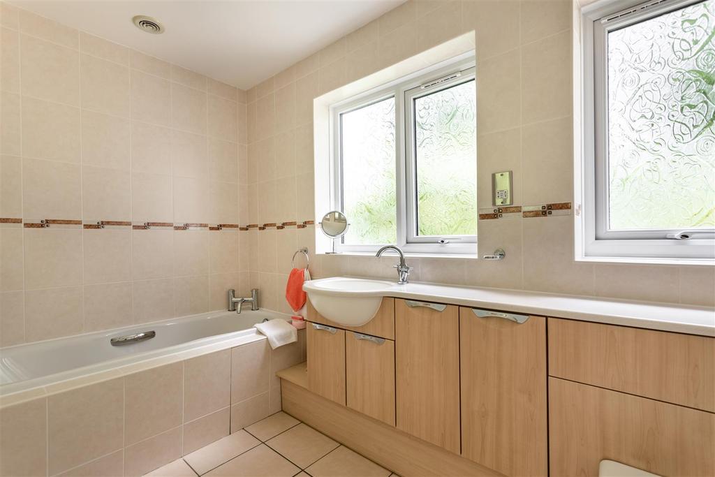 8476419-interior10.jpg