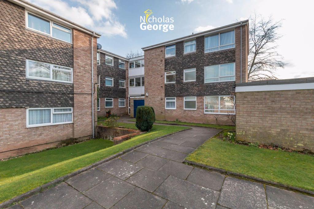 Forest Court, Moseley, B13 9DL 2 bed flat £750 pcm (£173 pw)