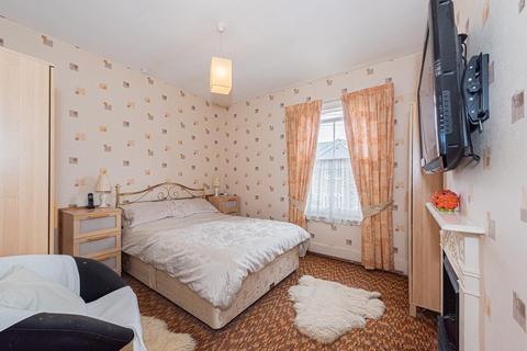 27 Heathcote Road, Epsom, KT18 5DX