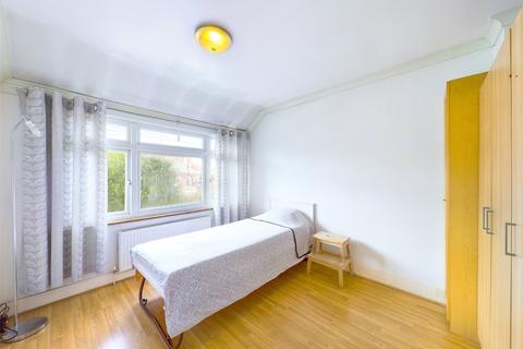 49 Beeston Way, Feltham, TW14 0EU