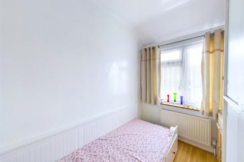 49 Beeston Way, Feltham, TW14 0EU