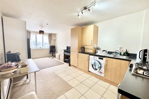 2 bedroom flat to rent, Dane Park Road, Ramsgate