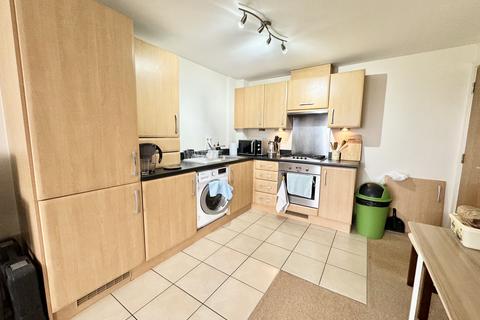 2 bedroom flat to rent, Dane Park Road, Ramsgate