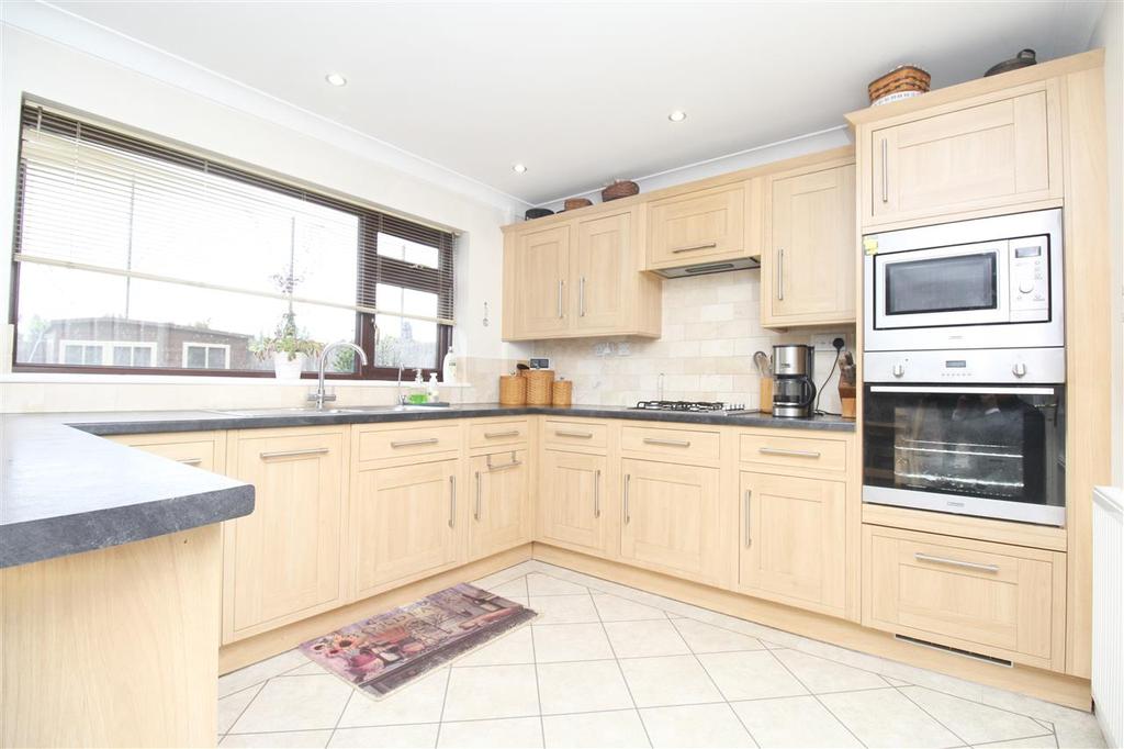Kitchen / Dining
