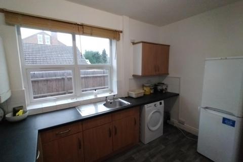 2 bedroom apartment to rent, Lily Grove, Beeston, NG9 1QL