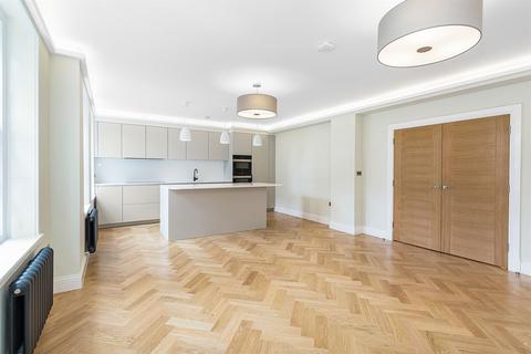 3 bedroom flat to rent, Onslow Court, Drayton Gardens, Chelsea SW10