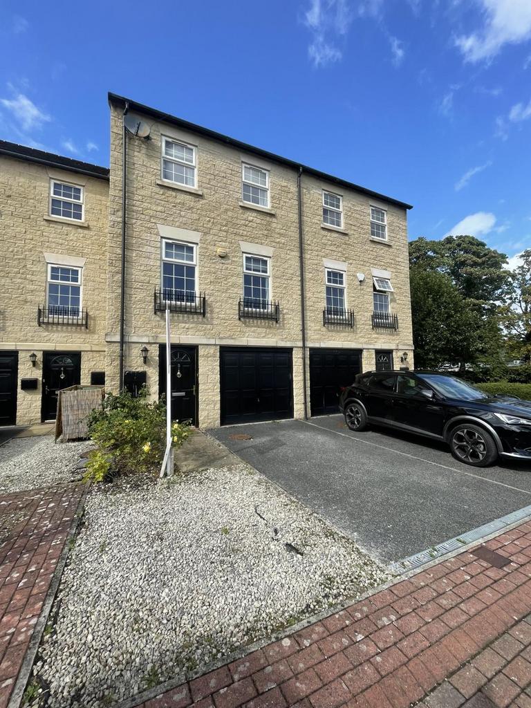 Four Bedroom Townhouse