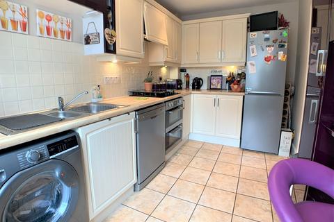 10 Wise Close, Swindon, SN2 7LT