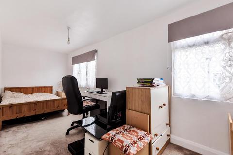 105 Ridgeway Drive, Bromley, BR1 5DB