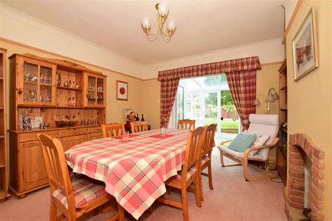 88 Hitchings Way, Reigate, RH2 8ER